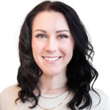 Dr. Krystal Hakkaart